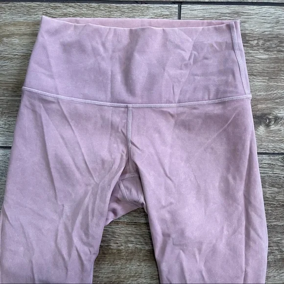 Lululemon Wunder Under High-Rise Tight Snow Washed
Vintage Mauve Size 6 - Picture 6 of 11